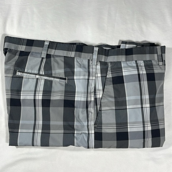 Ben Hogan mens grey plaid Performance polyester 9" inseam Golf shorts - size 40 - Picture 11 of 11